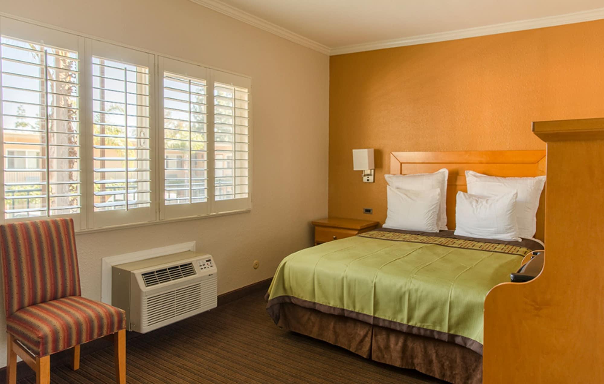 Anaheim Islander Inn And Suites Near Park And Convention Center Экстерьер фото