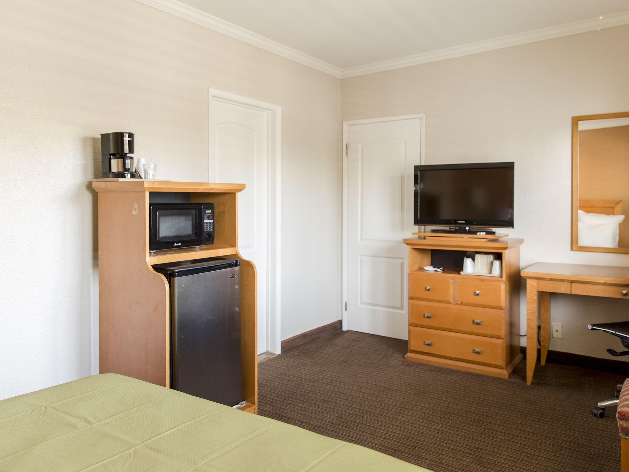 Anaheim Islander Inn And Suites Near Park And Convention Center Экстерьер фото
