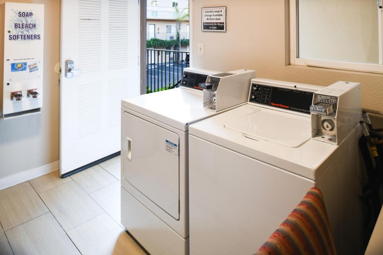 Anaheim Islander Inn And Suites Near Park And Convention Center Экстерьер фото