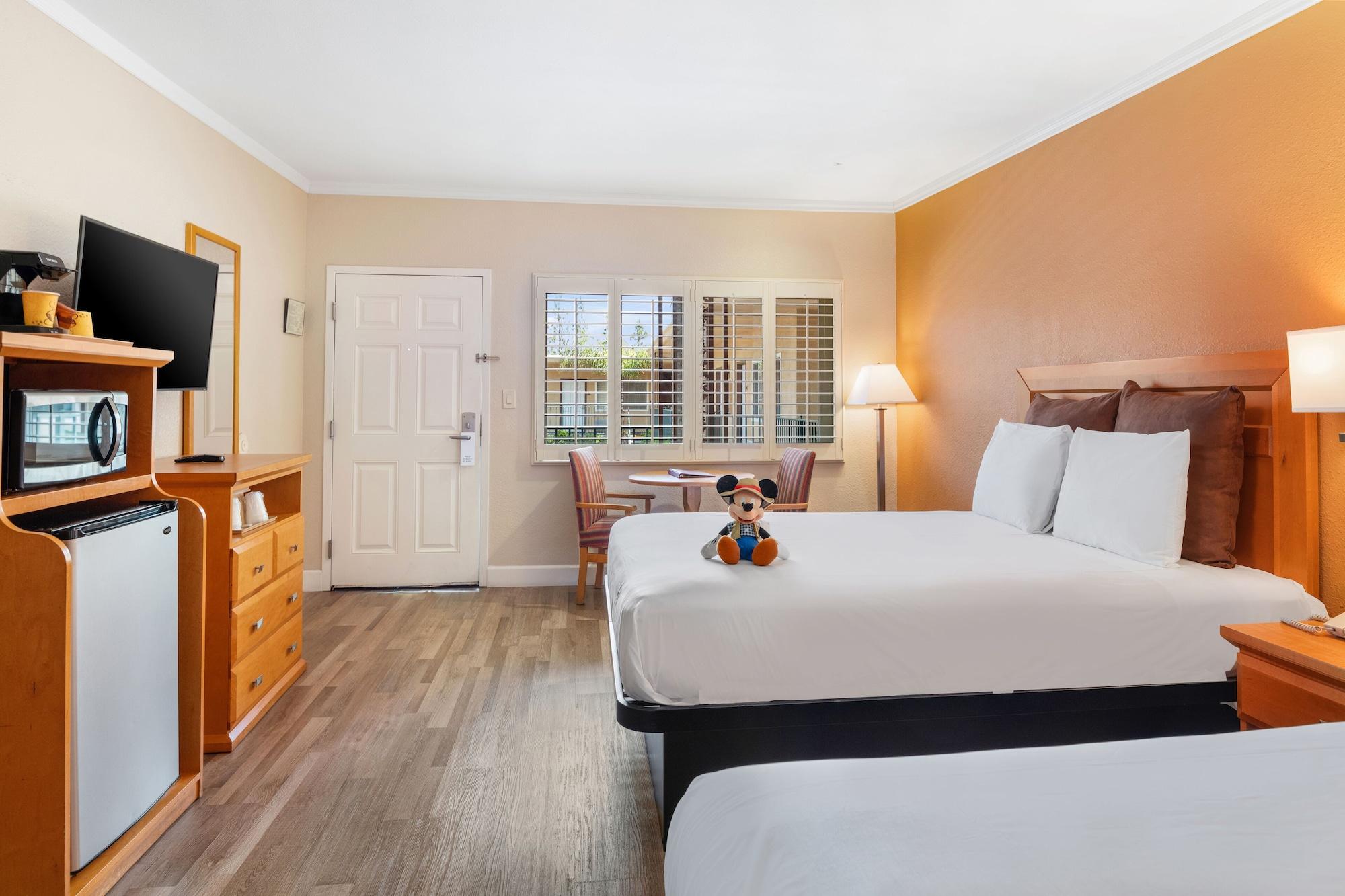 Anaheim Islander Inn And Suites Near Park And Convention Center Экстерьер фото