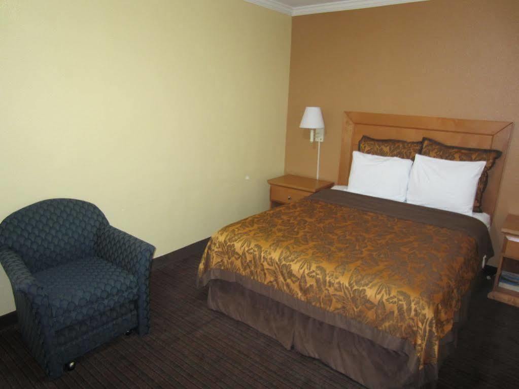 Anaheim Islander Inn And Suites Near Park And Convention Center Экстерьер фото