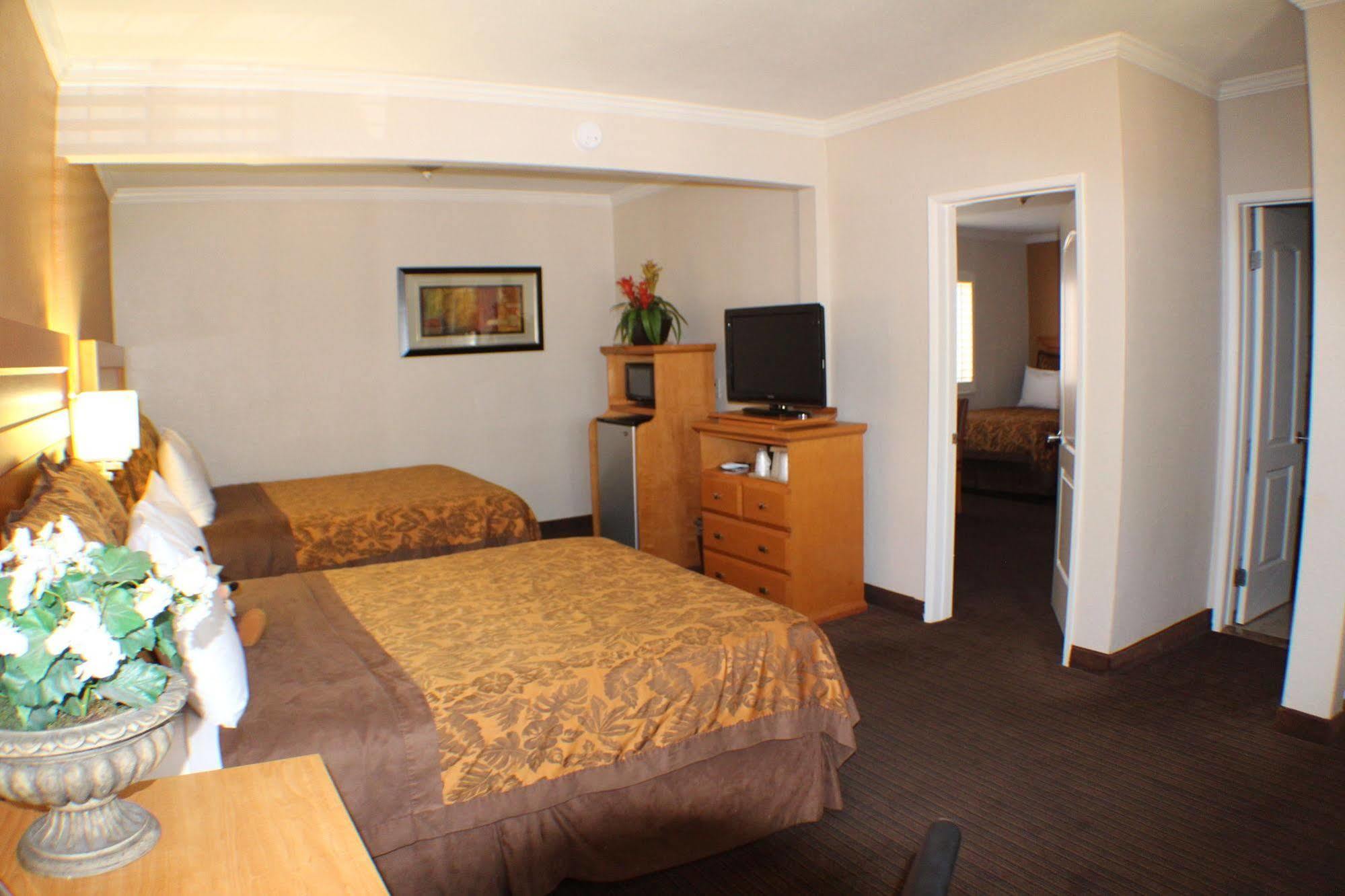 Anaheim Islander Inn And Suites Near Park And Convention Center Экстерьер фото