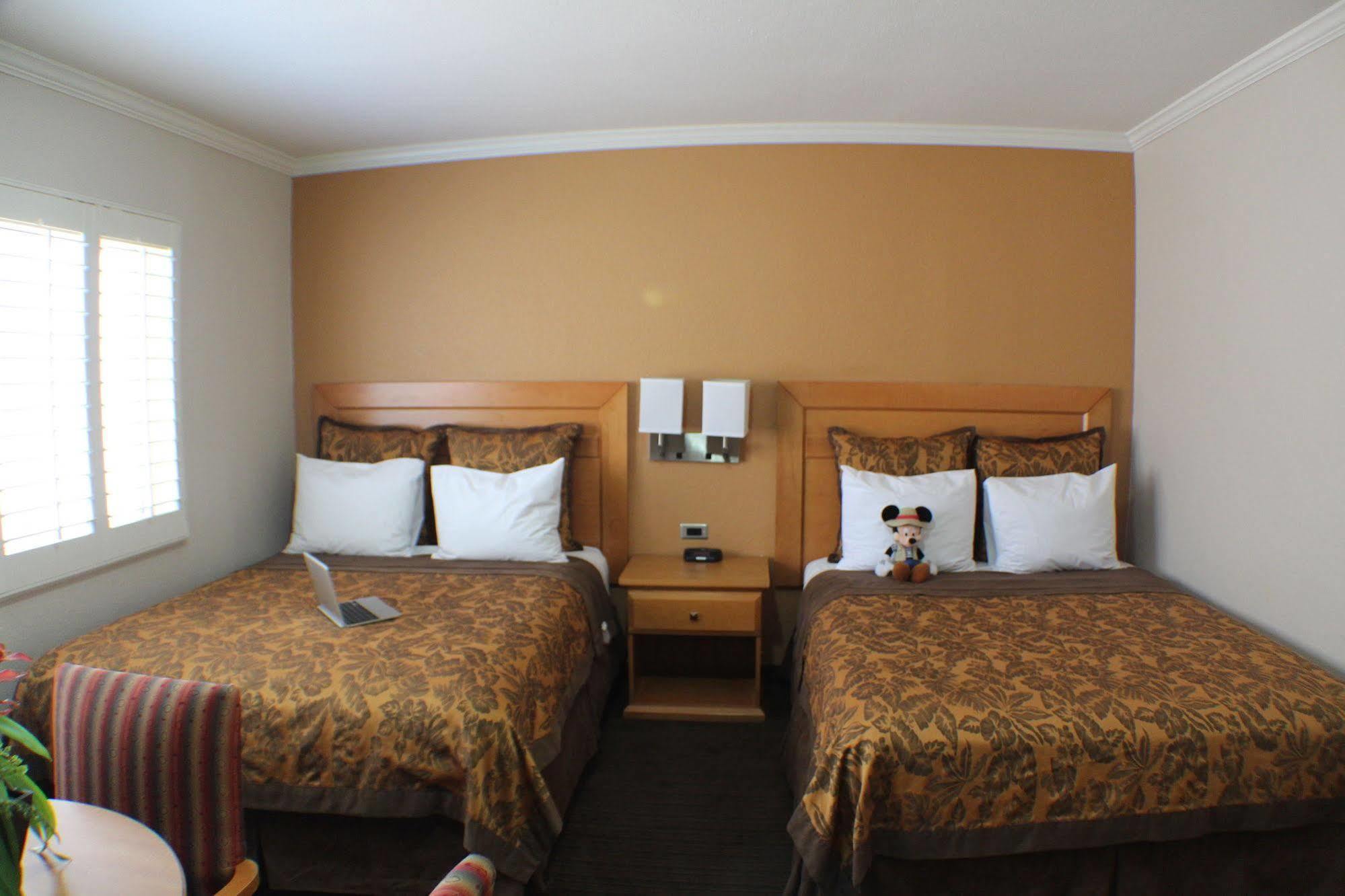 Anaheim Islander Inn And Suites Near Park And Convention Center Экстерьер фото