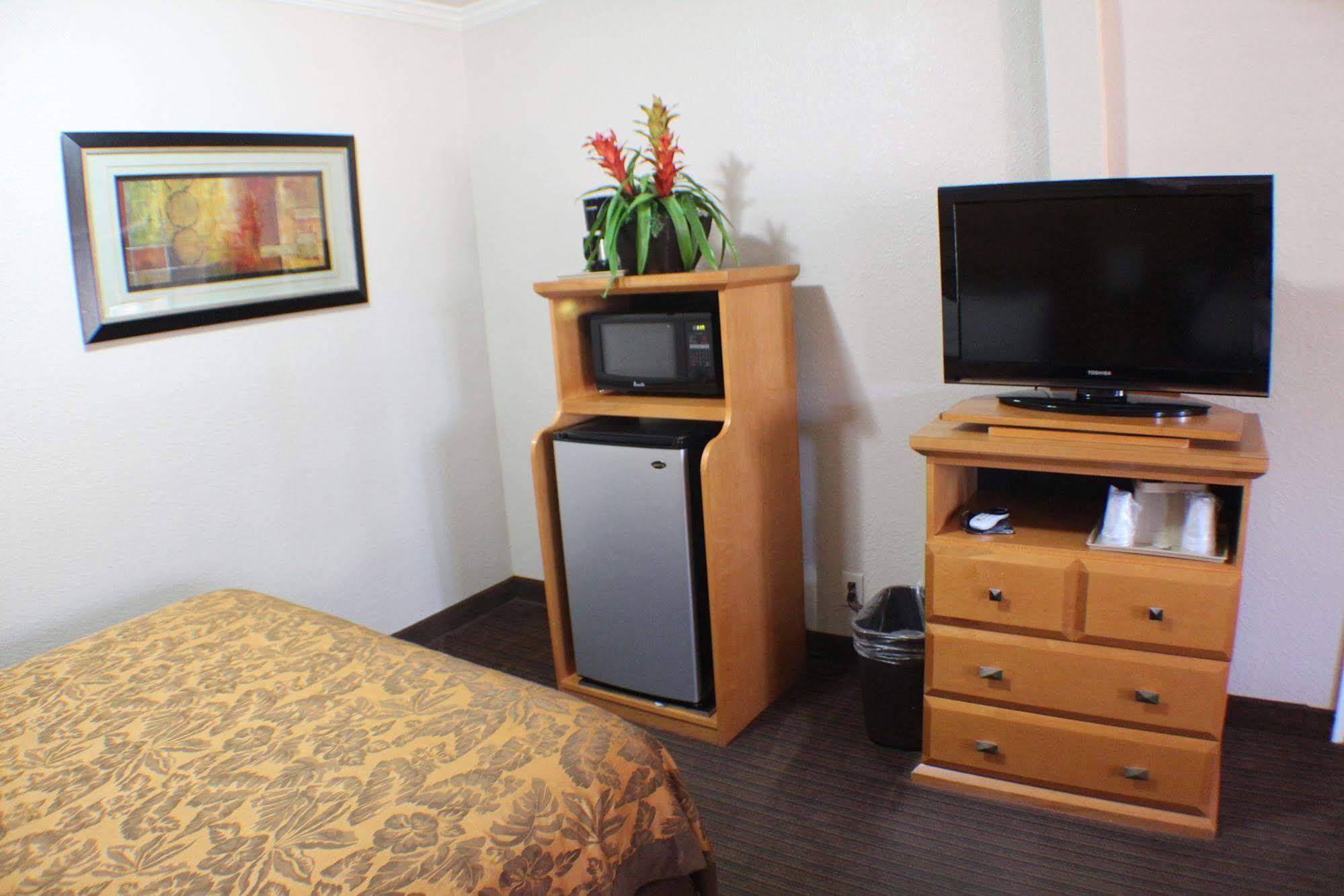 Anaheim Islander Inn And Suites Near Park And Convention Center Экстерьер фото
